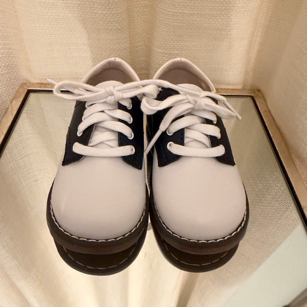 NWT FootMates White and Navy Cheer  Kids Lace-Up Dress Shoes